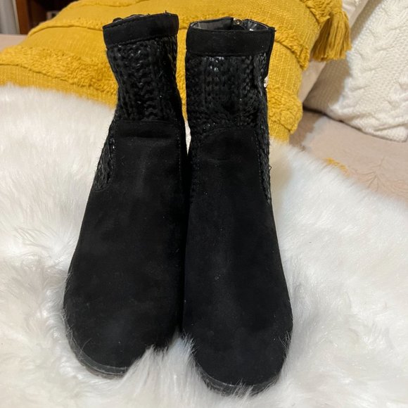 Juicy Couture Black Classic Ankle Boots Size 9 Medium - Picture 3 of 15